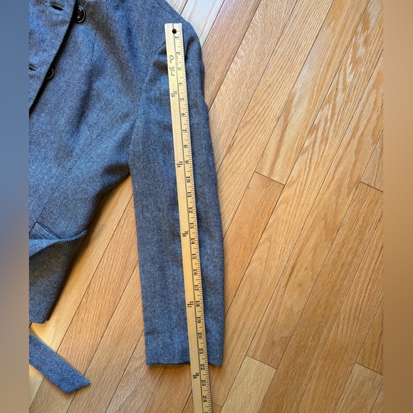 Banana Republic Classic Gray Blazer, size 6, like new, herringbone - Picture 11 of 11